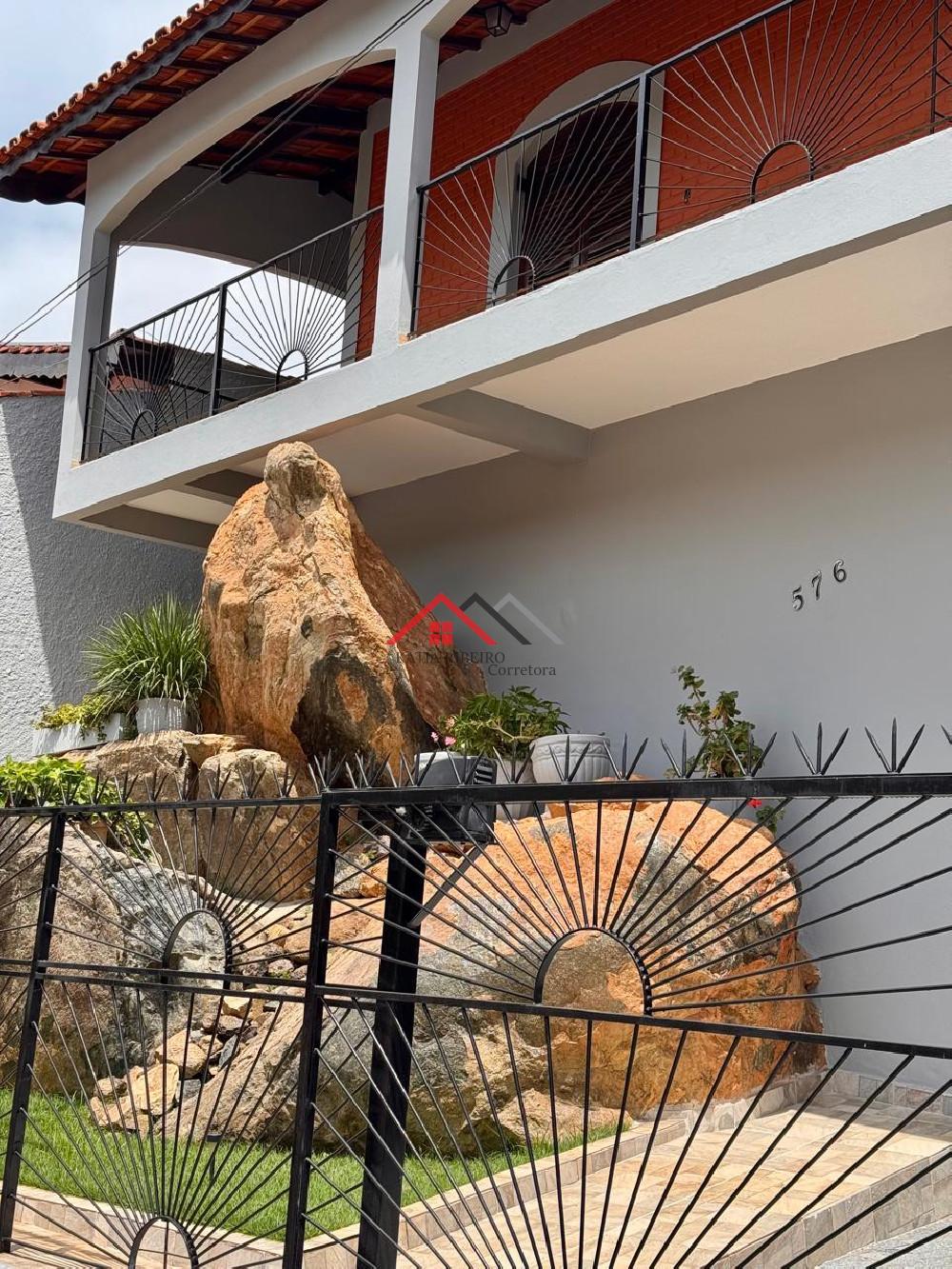 Casa 4 dormitórios Serra Negra