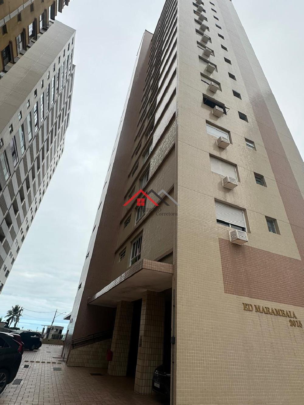 Alugo apartamento pé na areia com 2 dormitórios e ótima localização. 